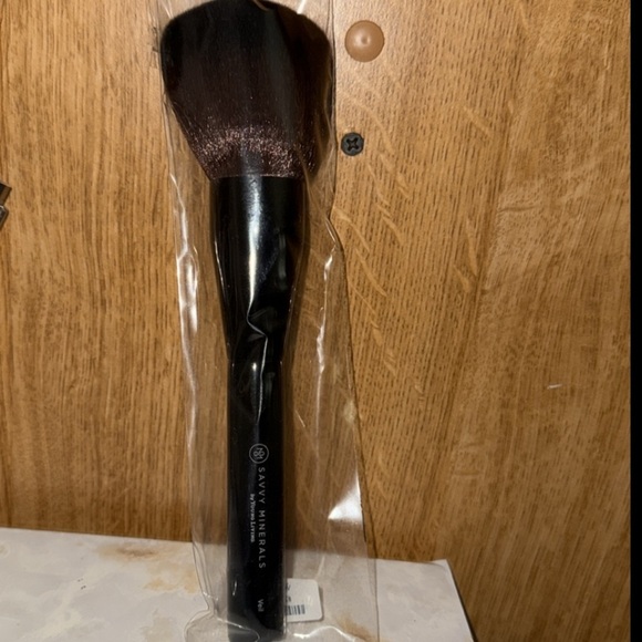Young Living Essential Oils Savvy Minerals XL Veil Powder Brush NWT - Picture 4 of 8